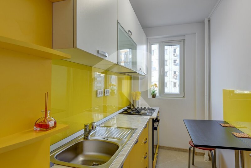 Romancierilor apartament 2 camere mobilat si utilat langa metrou