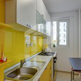 Romancierilor apartament 2 camere mobilat si utilat langa metrou